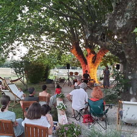 Mas De Karlotte Apartman Pernes-les-Fontaines Kültér fotó