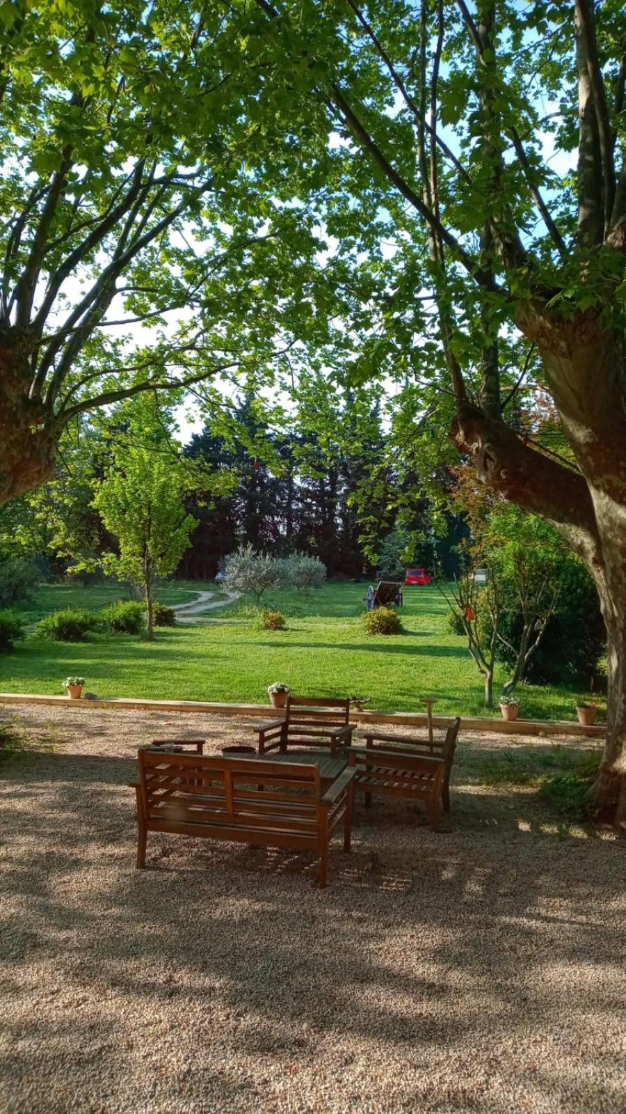 Mas De Karlotte Apartman Pernes-les-Fontaines Kültér fotó