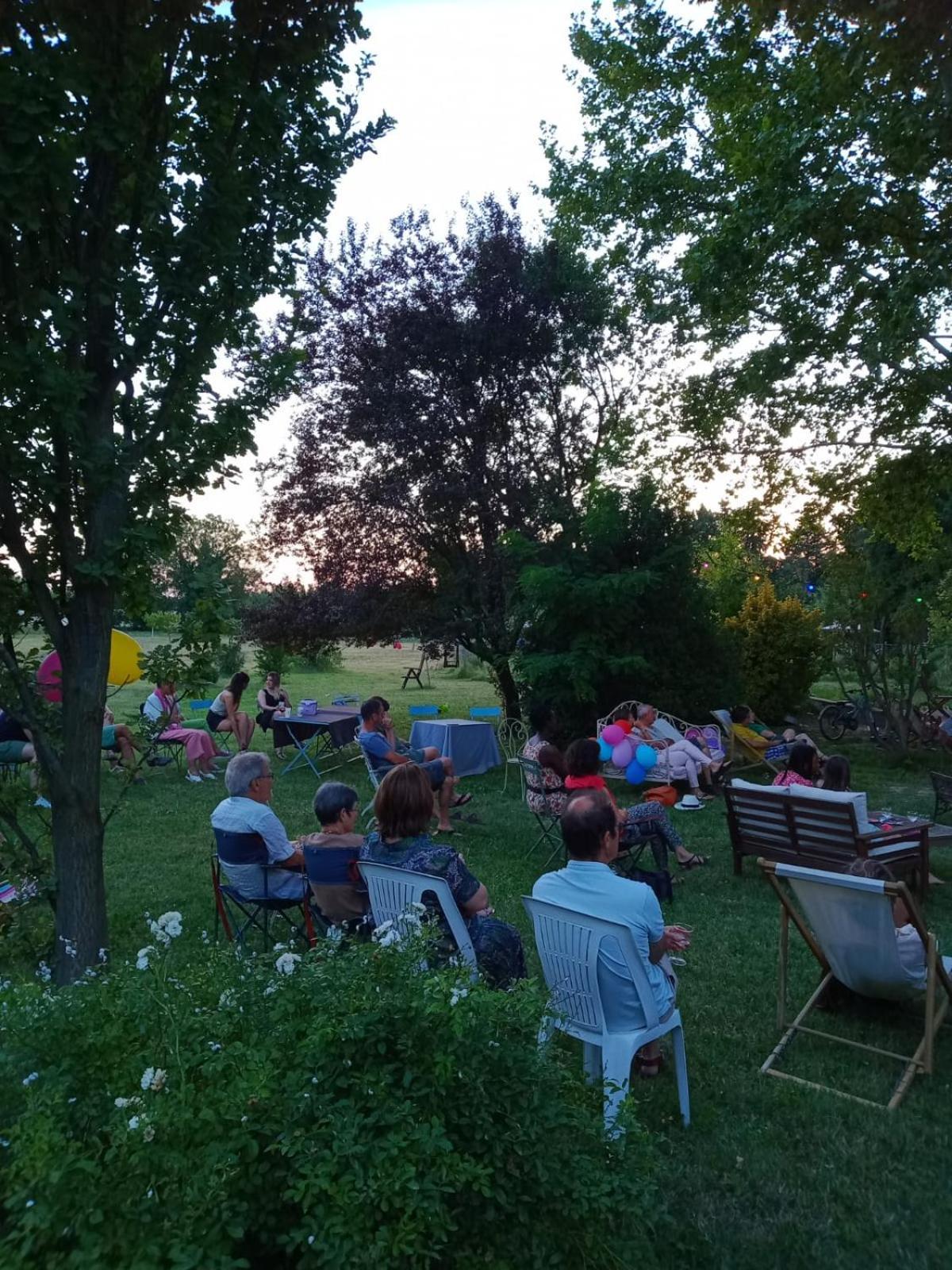Mas De Karlotte Apartman Pernes-les-Fontaines Kültér fotó